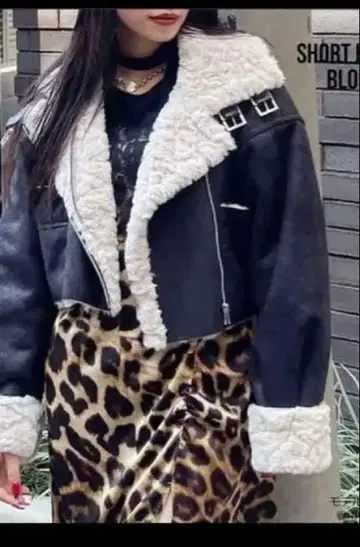 숏 기장 페이크 무스탕 숏 기장 자켓