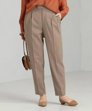 원 오브 마인 울 혼방 턱 테이퍼드 팬츠 여성용 베이지 무지