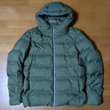 유니클로 심리스 다운 후드티 XL 올리브