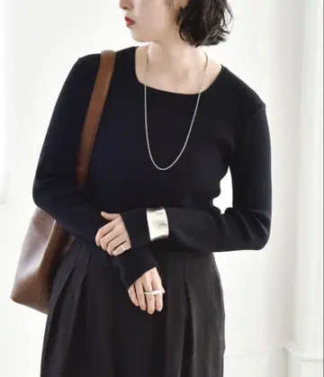 quaranciel 코튼 스퀘어넥 리브 니트 ( 블랙 )