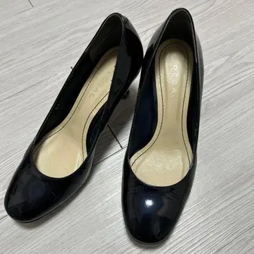 [ 새상품급!! ] REGAL 네이비 펌프스 송치 패턴 리갈 인기