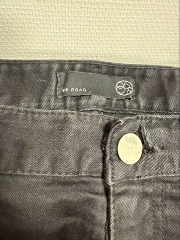 다크 그레이 스키니 데님