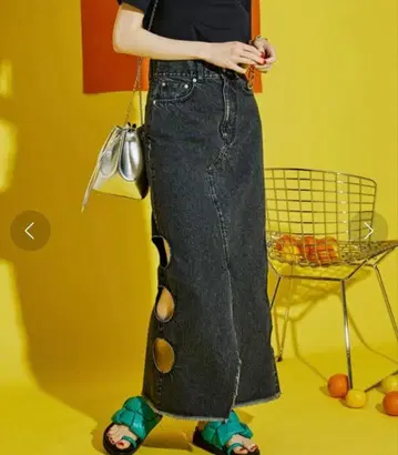 MAISON SPECIAL 사이드홀 데님 스커트