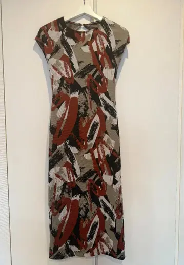 새상품급 ZARA 스트레치 원피스 S 1회 착용 실루엣 예쁨