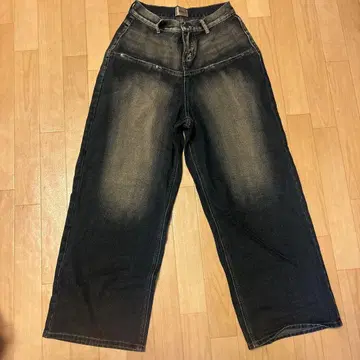 [ UNISEX ] 슬래시 포켓 블라스트 와이드 데님