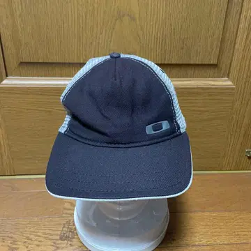 Oakley 트래커 햇 블랙/그레이