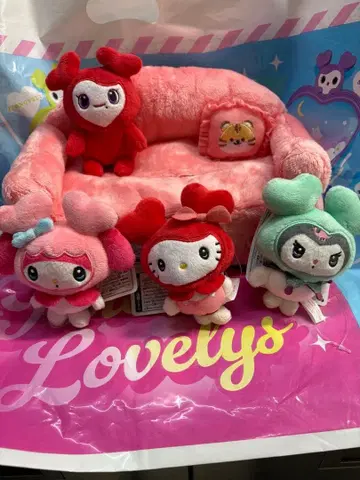 TWICE LOVELYS 산리오 3개 봉제 인형, 티슈 커버 미사용