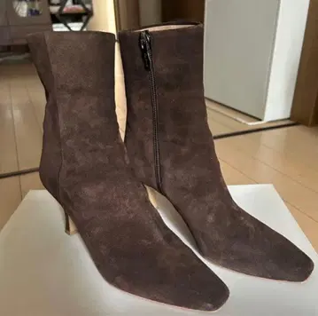 브라운 스웨이드 스틸레토 부츠 22.5cm