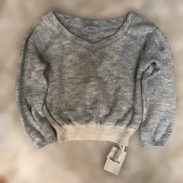 새상품 Lily Brown 숏 스웨터 릴리 브라운