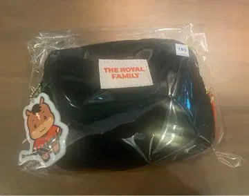 [ 미개봉 새상품 ] 일요일 극장 로얄 패밀리 참 포함 파우치 블랙