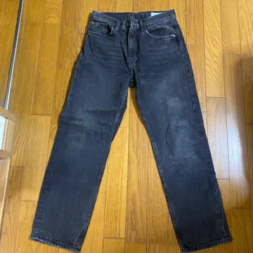 ZARA 다크 그레이 스트레이트 데님 36