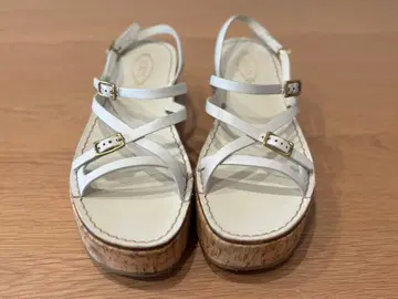 화이트 크로스 스트랩 웨지 샌들