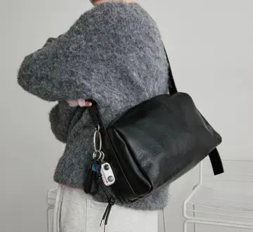 [ 미사용 ] 안티로자 홀리데이 숄더백 블랙