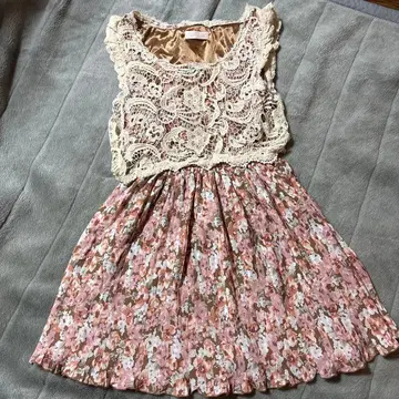 LIZ LISA 레이스 플라워 미니 원피스 사이즈 0