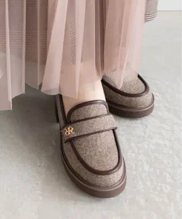 RANDA 브라운 로퍼 모노그램 부품 볼륨 밑창 로퍼