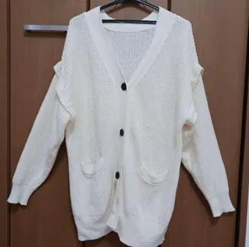 새상품급 치코 아이보리 니트 가디건 버튼 포함