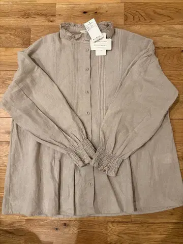 새상품 사만사 모스모스 Cross x Linen 핀턱 블라우스