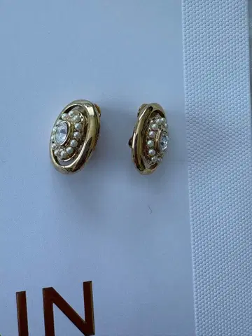 골드톤 타원형 귀찌