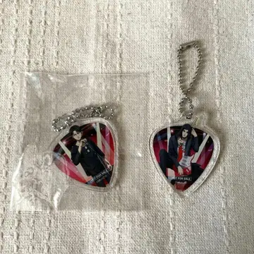 진격의 거인 카라철 가라오케의 철인 아크릴 키링 리바이 엘렌