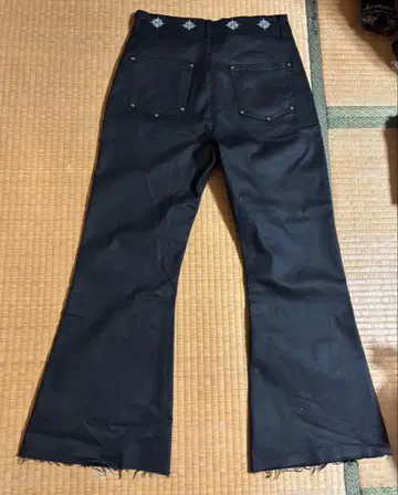 G.E.E.K 블랙 부츠컷 데님