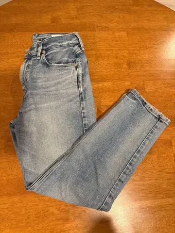 어퍼 하이츠 라이트 블루 스트레이트 데님