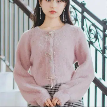 윌 셀렉션 리본 모티브 니트 가디건 핑크 브로치 1개만