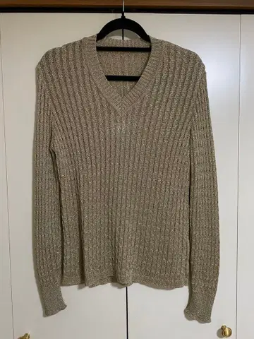 이타리야 베이지 니트 스웨터 사이즈 9