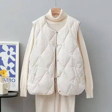 아이보리 퀼팅 슬리브리스 베스트