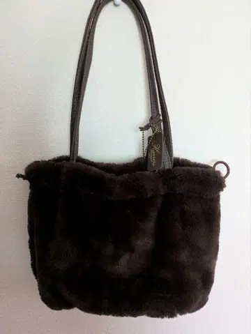 퍼 숄더백 다크 브라운