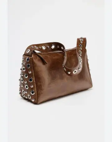 ZARA 브라운 가죽 숄더백 스터드 장식