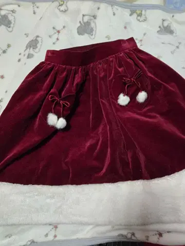 Angelic Pretty 벨벳 스커트 빨간색 새상품급 일부 하자 있음