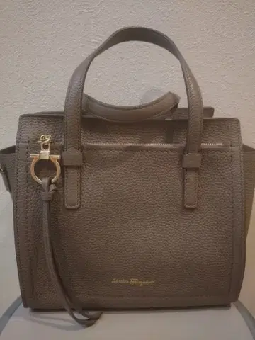 [ 미사용 ] Ferragamo 가죽 핸드백