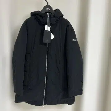 TATRAS 블랙 후드 부착 다운 자켓 완전 미사용품입니다