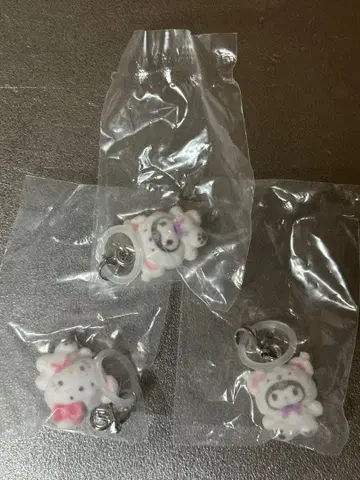 산리오 포근포근 스노우 메지루시 액세서리 가챠가챠 쿠로미 헬로키티