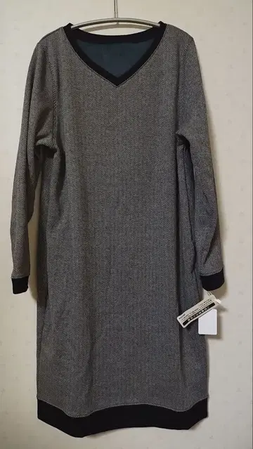 따뜻한 속기모 그레이 긴팔 티셔츠 원피스