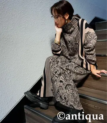 안티카 antiqua 패턴 절개 니트 스커트