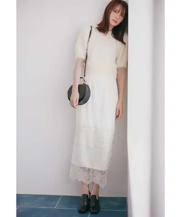 코코딜 레이스 트리밍 새틴 내로우 스커트