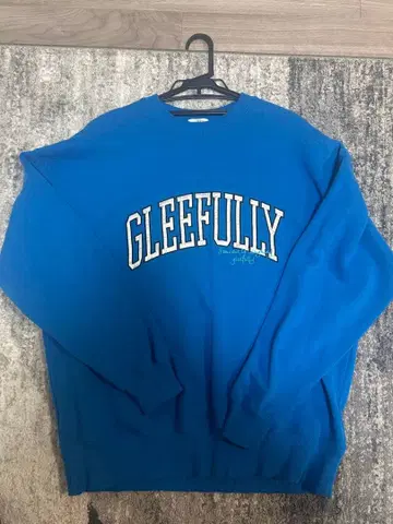 LOWRYS FARM GLEEFULLY 맨투맨