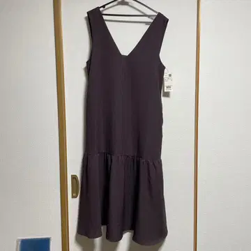 다크 퍼플 V넥 원피스