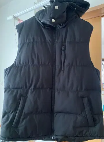 후드 부착 블랙 다운 베스트