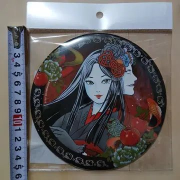 이토 준지 기모노 토미에 BIG 캔뱃지 산리오 키티