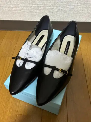 새상품 요시토 블랙 스틸레토 하이힐