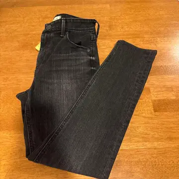 YANUK 스키니 'PATRICIA' 데미지 블랙