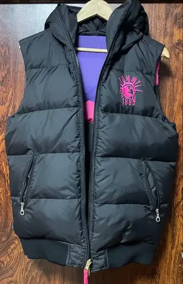 TOMMY HILFIGER 후드 부착 다운 베스트 보라색 핑크