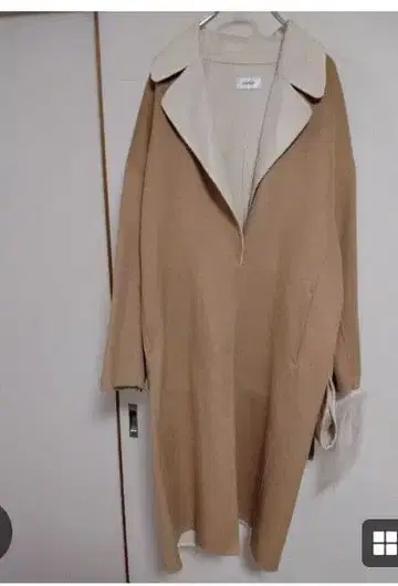 [ 미사용 새상품 ] 퓨어 라스트 베이지 울 혼방 코트