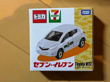토미카 세븐일레븐 한정판 도요타 비츠