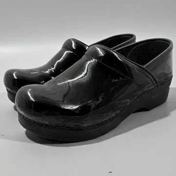 [ 새상품급 ] 단스코 프로페셔널 39 사보 샌들 통굽 블랙