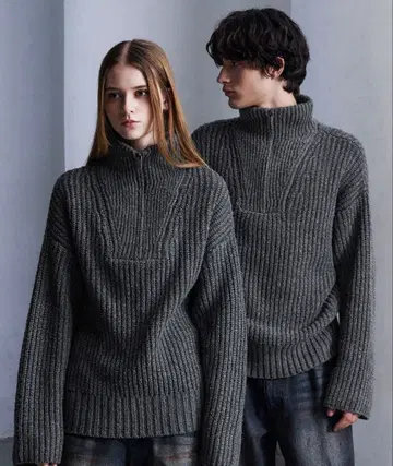 볼륨 멜란지 하프 지퍼 니트