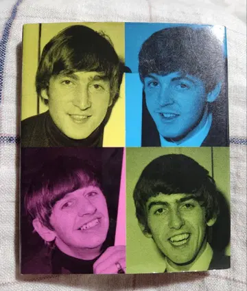 The Beatles 컬러풀 소책자