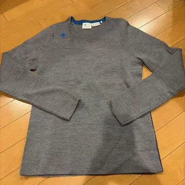 그레이 긴팔 크루넥 니트